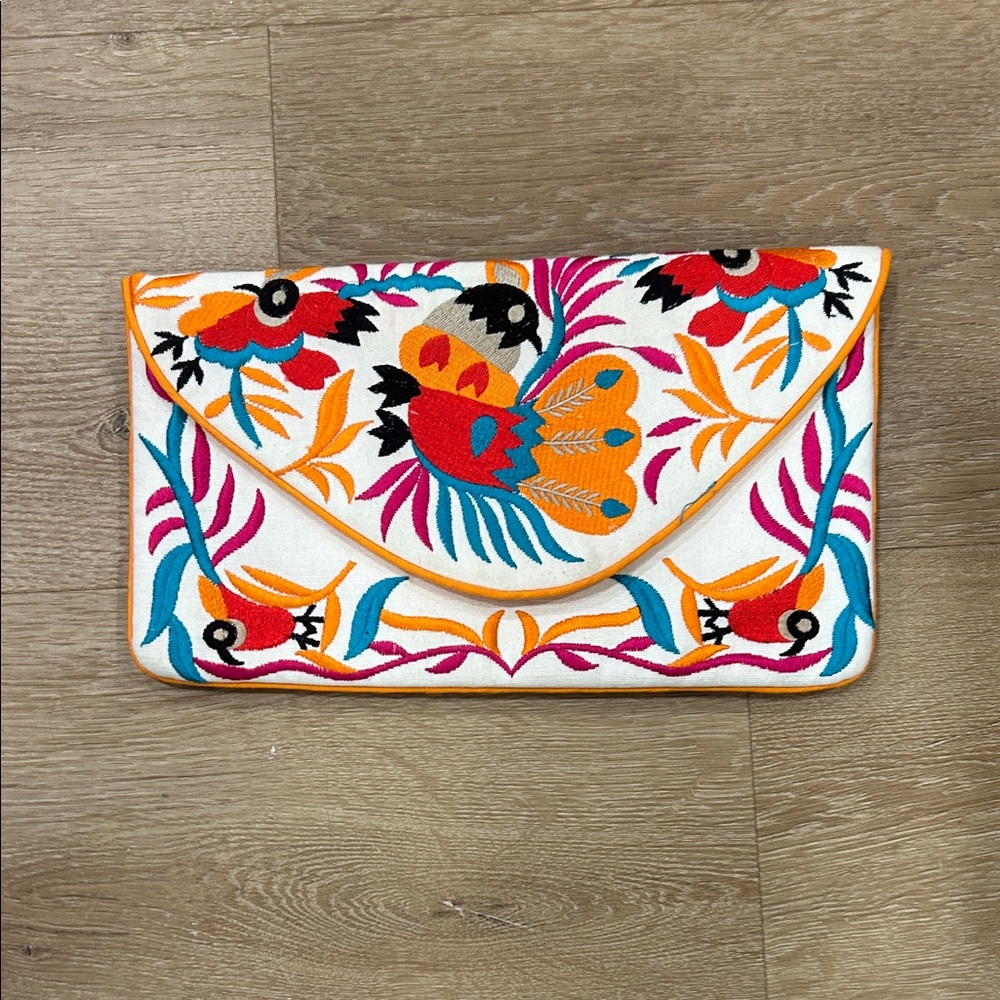Embroidered Floral Bird Clutch - White Multi